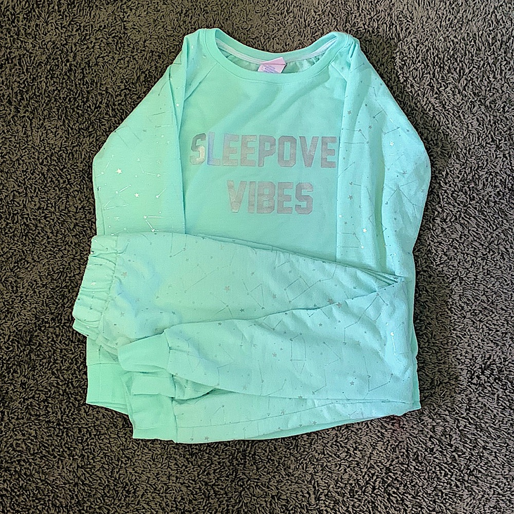 More than magic pajama set (sleepover vibes)
